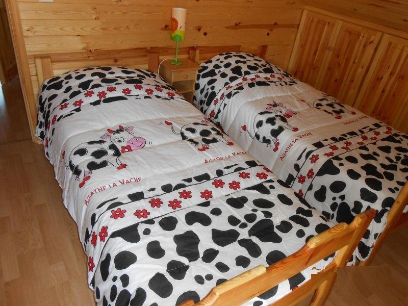 CHAMBRE N° 2 A L'ETAGE